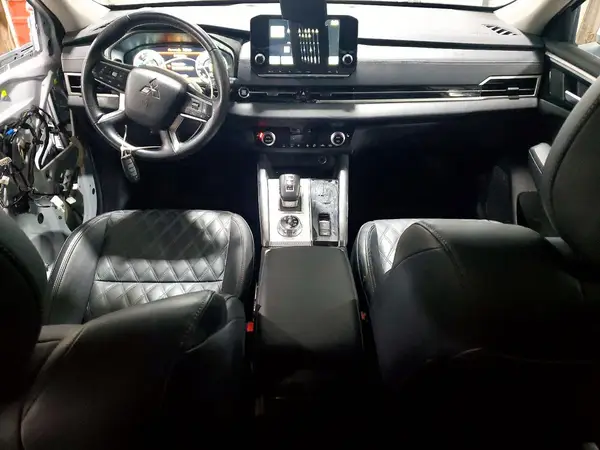 JA4J4WA89RZ056912 2024 MITSUBISHI OUTLANDER - Image 8