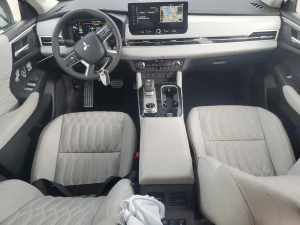 JA4J4WA89SZ023642 2025 MITSUBISHI OUTLANDER - Image 8