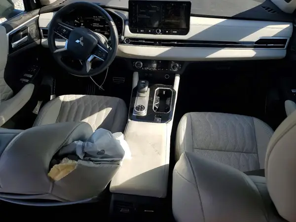 JA4J4WA8XSZ025688 2025 MITSUBISHI OUTLANDER - Image 8