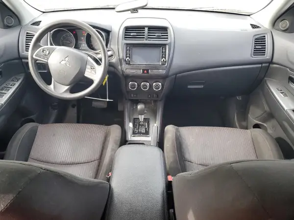 JA4JZ2A36JZ111111 2018 MITSUBISHI OUTLANDER - Image 8