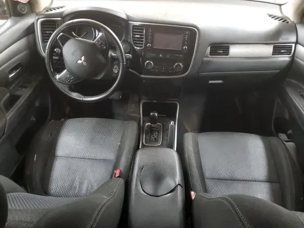 JA4JZ3A36HZ111111 2017 MITSUBISHI OUTLANDER - Image 8