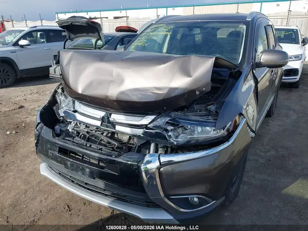JA4JZ3AX1JZ603750 2018 MITSUBISHI OUTLANDER - Image 2
