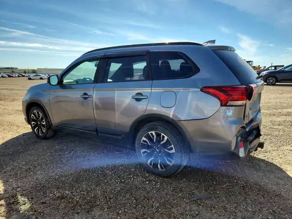 JA4JZ3AX1JZ605417 2018 MITSUBISHI OUTLANDER - Image 2