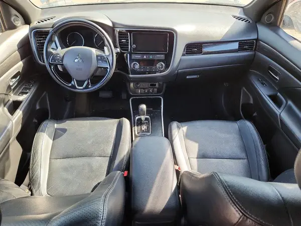 JA4JZ3AX1JZ605417 2018 MITSUBISHI OUTLANDER - Image 8