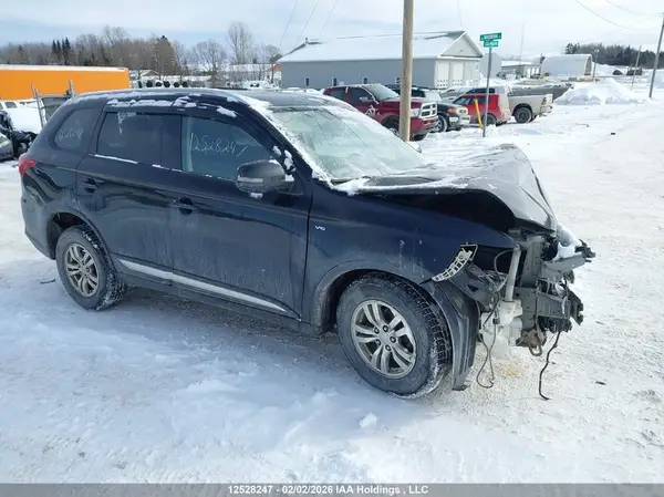 JA4JZ3AX1JZ614747 2018 MITSUBISHI OUTLANDER - Image 1
