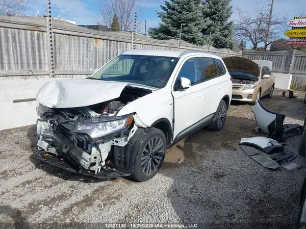 JA4JZ3AX1LZ605808 2020 MITSUBISHI OUTLANDER - Image 2