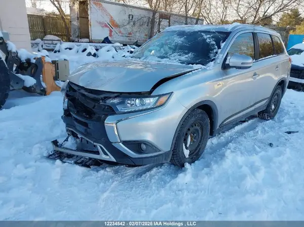 JA4JZ3AX1LZ607283 2020 MITSUBISHI OUTLANDER - Image 2