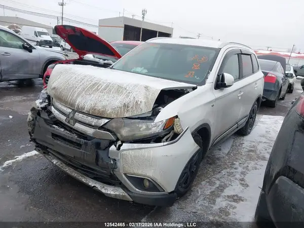 JA4JZ3AX2HZ605825 2017 MITSUBISHI OUTLANDER - Image 2