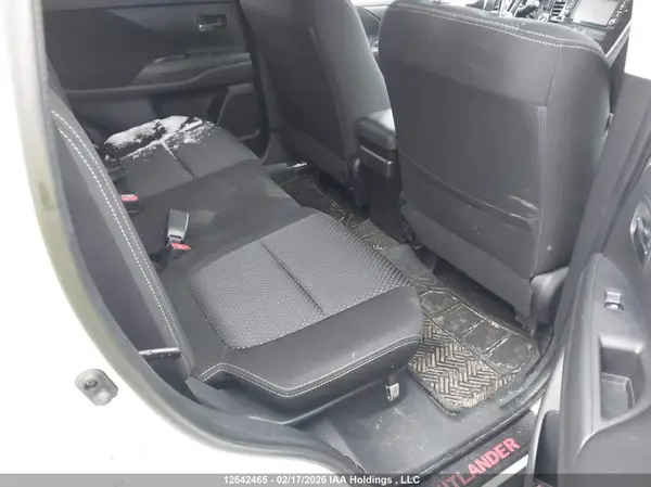 JA4JZ3AX2HZ605825 2017 MITSUBISHI OUTLANDER - Image 8