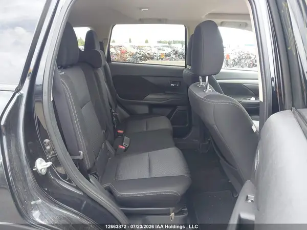 JA4JZ3AX2HZ612290 2017 MITSUBISHI OUTLANDER - Image 8