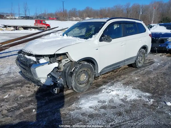 JA4JZ3AX2JZ606804 2018 MITSUBISHI OUTLANDER - Image 2