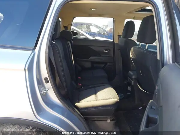 JA4JZ3AX3HZ604859 2017 MITSUBISHI OUTLANDER - Image 8