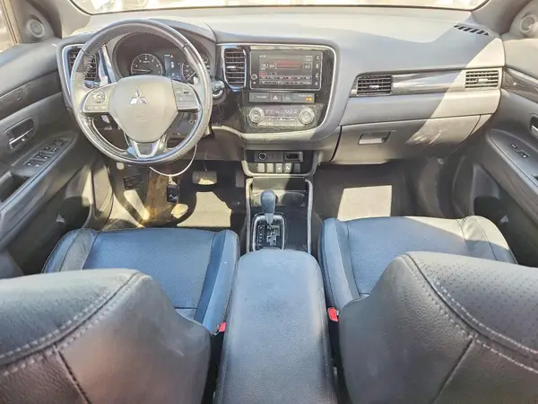 JA4JZ3AX3JZ606908 2018 MITSUBISHI OUTLANDER - Image 8