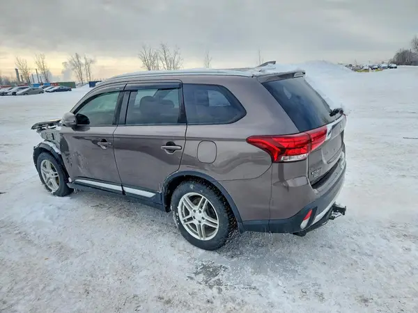 JA4JZ3AX4HZ600741 2017 MITSUBISHI OUTLANDER - Image 2