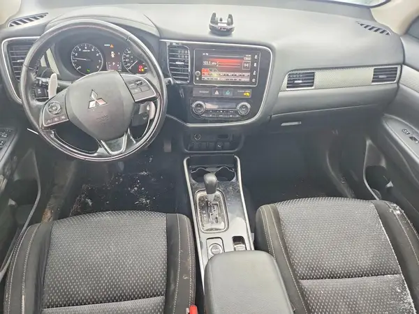 JA4JZ3AX4HZ600741 2017 MITSUBISHI OUTLANDER - Image 8