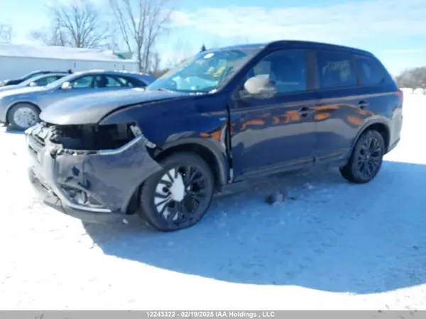 JA4JZ3AX4JZ605413 2018 MITSUBISHI OUTLANDER - Image 2
