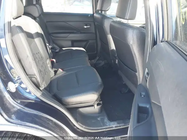 JA4JZ3AX4JZ605413 2018 MITSUBISHI OUTLANDER - Image 8