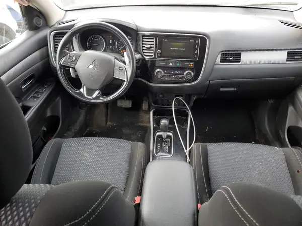 JA4JZ3AX5HZ605205 2017 MITSUBISHI OUTLANDER - Image 8