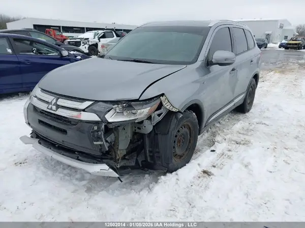 JA4JZ3AX5JZ611477 2018 MITSUBISHI OUTLANDER - Image 2