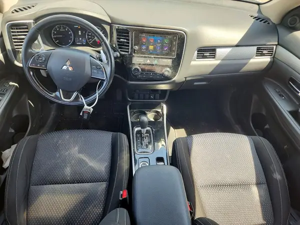 JA4JZ3AX7HZ611636 2017 MITSUBISHI OUTLANDER - Image 8