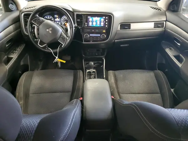 JA4JZ3AX7JZ601274 2018 MITSUBISHI OUTLANDER - Image 8