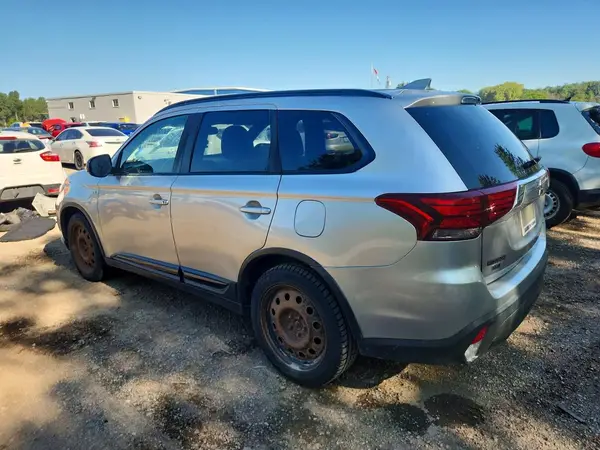 JA4JZ3AX7JZ603865 2018 MITSUBISHI OUTLANDER - Image 2