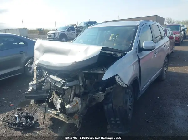 JA4JZ3AX8JZ608881 2018 MITSUBISHI OUTLANDER - Image 2