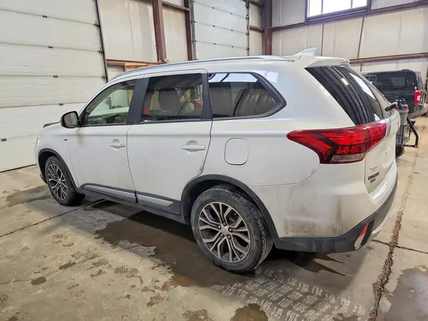 JA4JZ3AX9HZ607149 2017 MITSUBISHI OUTLANDER - Image 2