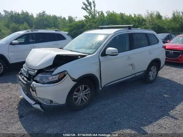 JA4JZ3AX9JZ614947 2018 MITSUBISHI OUTLANDER - Image 2