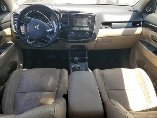 JA4JZ4AX0GZ011075 2016 MITSUBISHI OUTLANDER - Image 8