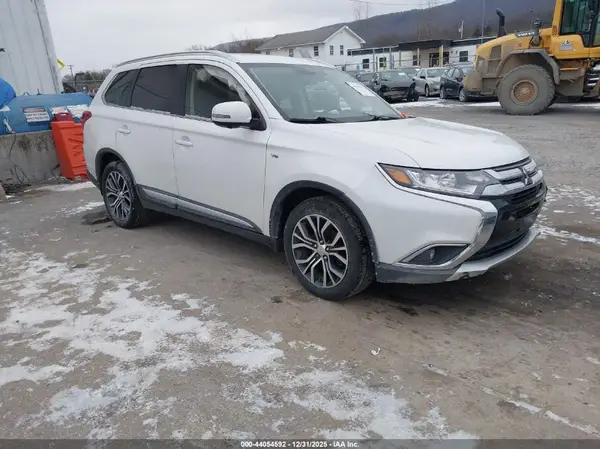 JA4JZ4AX0JZ010919 2018 MITSUBISHI OUTLANDER - Image 1