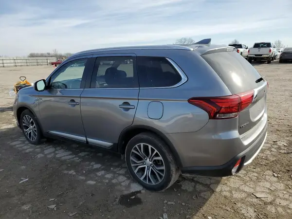 JA4JZ4AX0JZ013142 2018 MITSUBISHI OUTLANDER - Image 2