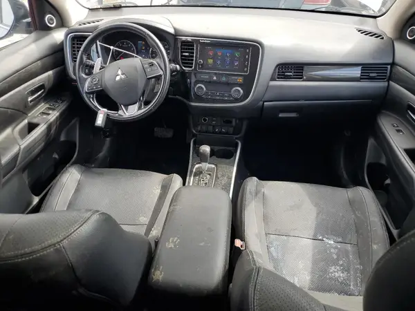JA4JZ4AX0JZ013142 2018 MITSUBISHI OUTLANDER - Image 8