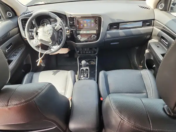 JA4JZ4AX0JZ054094 2018 MITSUBISHI OUTLANDER - Image 8
