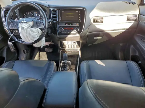 JA4JZ4AX0KZ025079 2019 MITSUBISHI OUTLANDER - Image 8