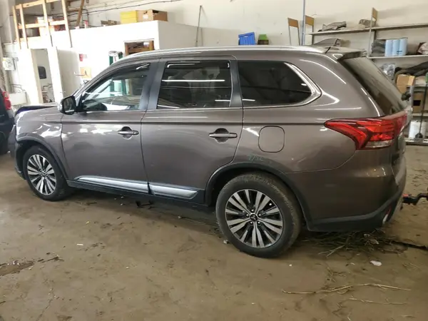 JA4JZ4AX0KZ054775 2019 MITSUBISHI OUTLANDER - Image 2