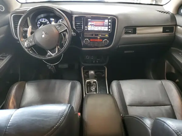 JA4JZ4AX0KZ054775 2019 MITSUBISHI OUTLANDER - Image 8