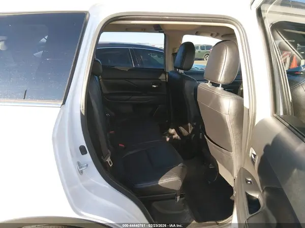 JA4JZ4AX1HZ019106 2017 MITSUBISHI OUTLANDER - Image 8