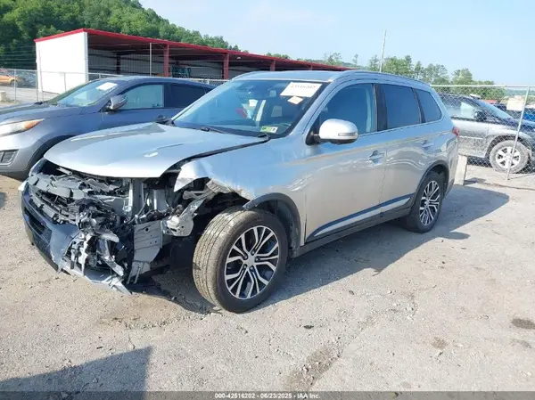 JA4JZ4AX1JJ000916 2018 MITSUBISHI OUTLANDER - Image 2