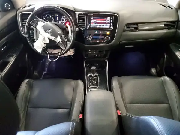 JA4JZ4AX1JZ054542 2018 MITSUBISHI OUTLANDER - Image 8