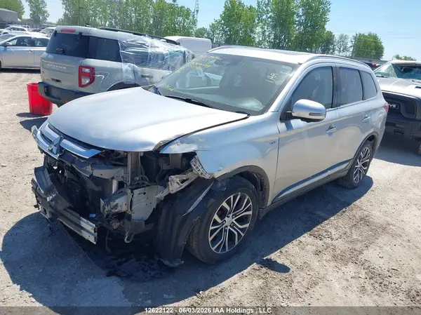 JA4JZ4AX1JZ602765 2018 MITSUBISHI OUTLANDER - Image 2