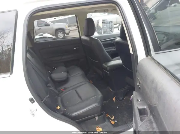 JA4JZ4AX2GZ012826 2016 MITSUBISHI OUTLANDER - Image 8