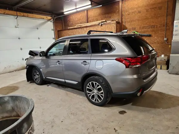 JA4JZ4AX2HZ054799 2017 MITSUBISHI OUTLANDER - Image 2