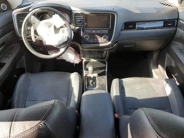 JA4JZ4AX2HZ070260 2017 MITSUBISHI OUTLANDER - Image 8