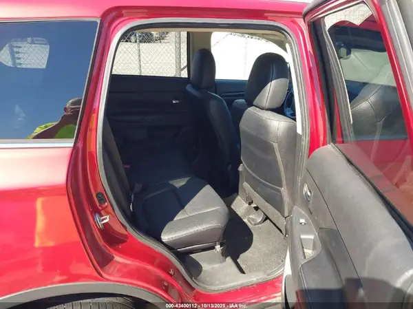 JA4JZ4AX2JZ000294 2018 MITSUBISHI OUTLANDER - Image 8