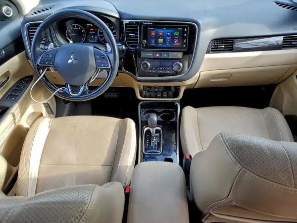 JA4JZ4AX2JZ068871 2018 MITSUBISHI OUTLANDER - Image 8