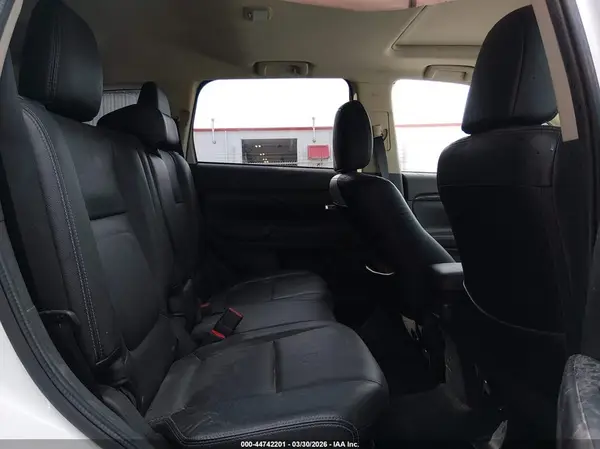 JA4JZ4AX3GZ005500 2016 MITSUBISHI OUTLANDER - Image 8