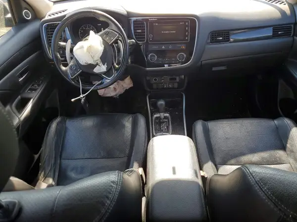 JA4JZ4AX3HZ070641 2017 MITSUBISHI OUTLANDER - Image 8