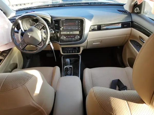 JA4JZ4AX3JZ005469 2018 MITSUBISHI OUTLANDER - Image 8