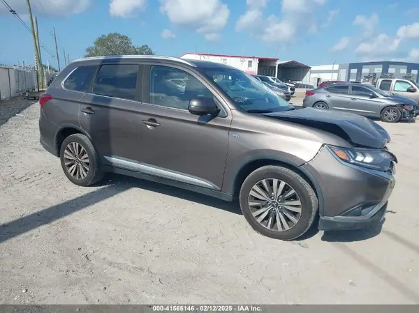 JA4JZ4AX3KZ032060 2019 MITSUBISHI OUTLANDER - Image 1